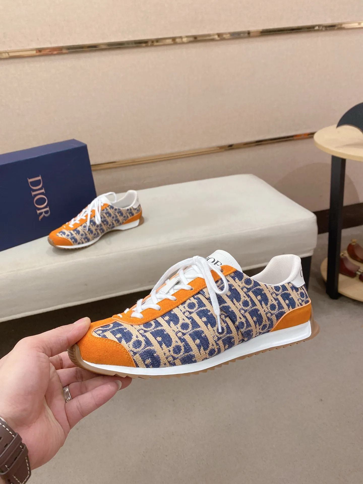 Men's shoes💰: 440💰Couple style💏 [Dior·Dior] New casual sports style men's shoes, new spring and summer design, perfect workmanship, lace-up lazy style to create wardrobe quality, upper: imported first-layer cowhide, mesh breathable lining soft and comfortable, ultra-light TPU wear-resistant outsole, simple, versatile fashion men's shoes, excellent color code number 35--44. (45,46 customized items are not returnable or exchangeable)